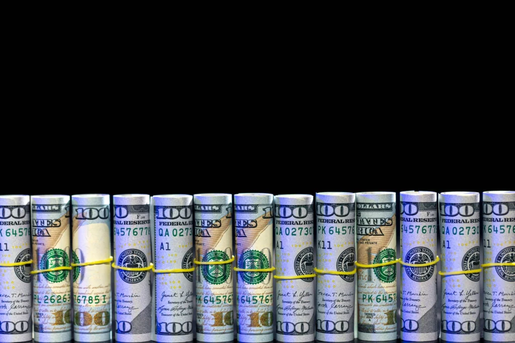 Australian Dollar Rises as U.S. Dollar Struggles with Shutdown Fears